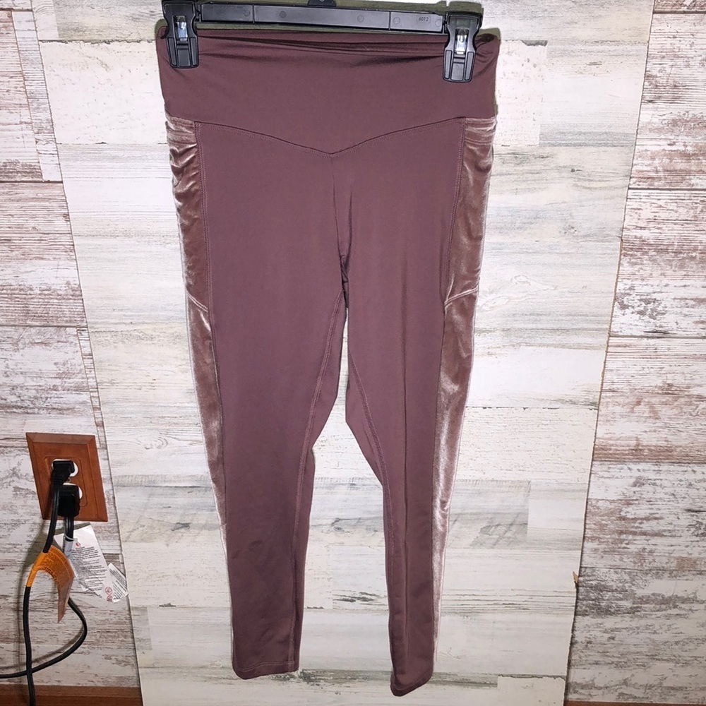 Victoria’s Secret pink cozy fuzzy leggings pink in color velvet sides size small - Picture 2 of 5